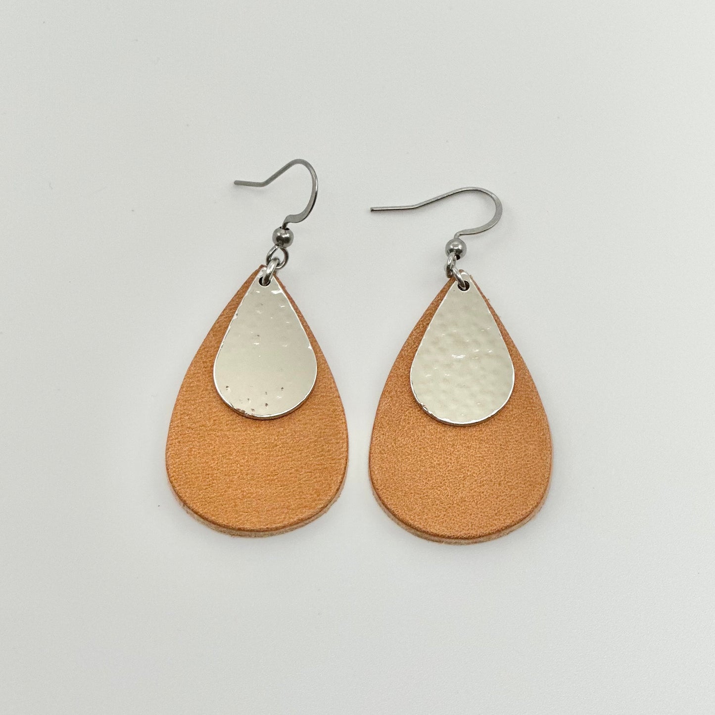 Leather Teardrop + Hammered Rhodium Earrings | Natural