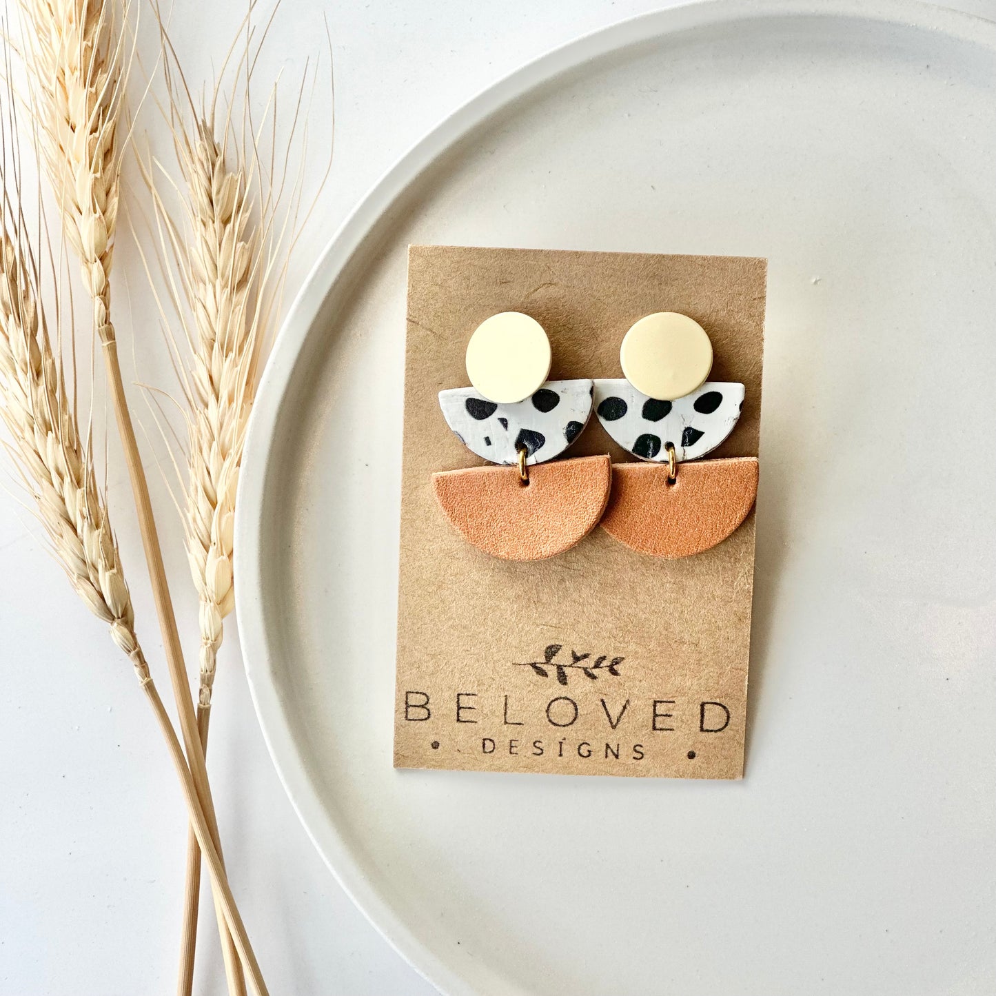 Dalmatian + Natural Leather Double Half Circle + Gold Stud