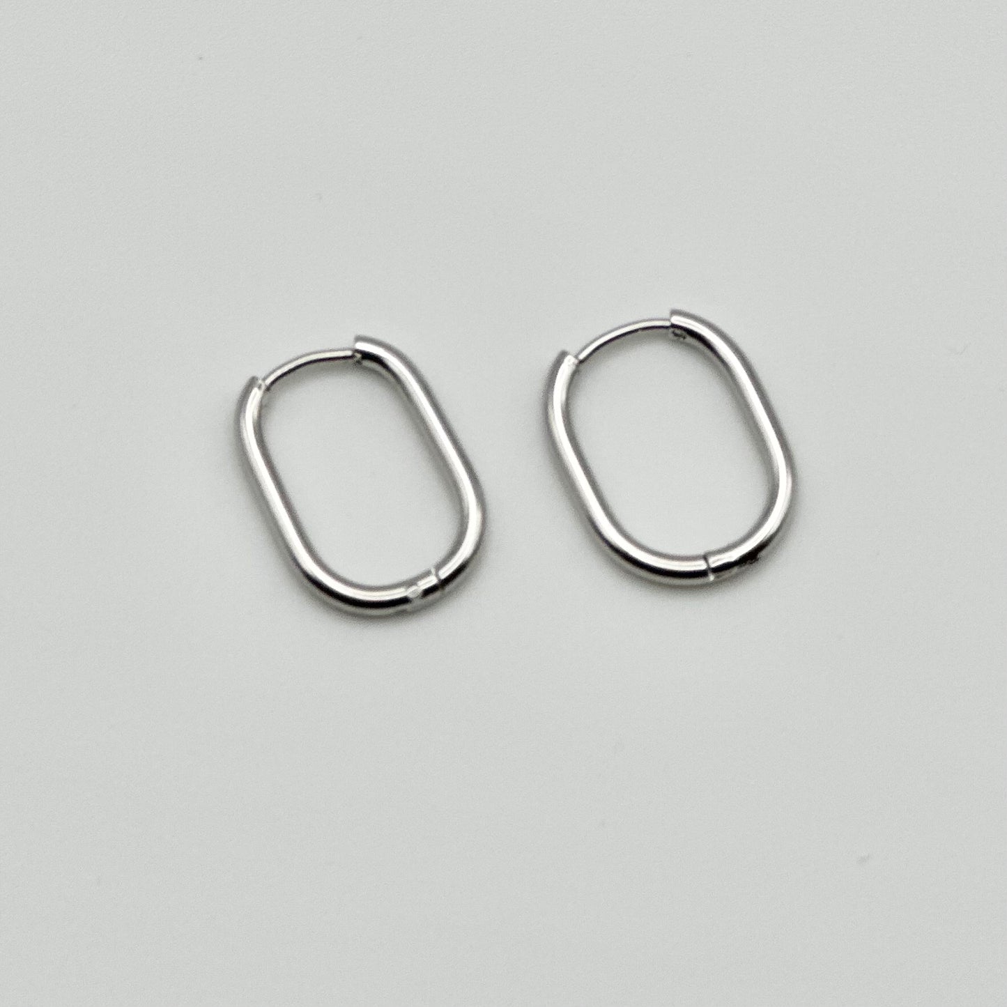 Oval Huggies | Rhodium