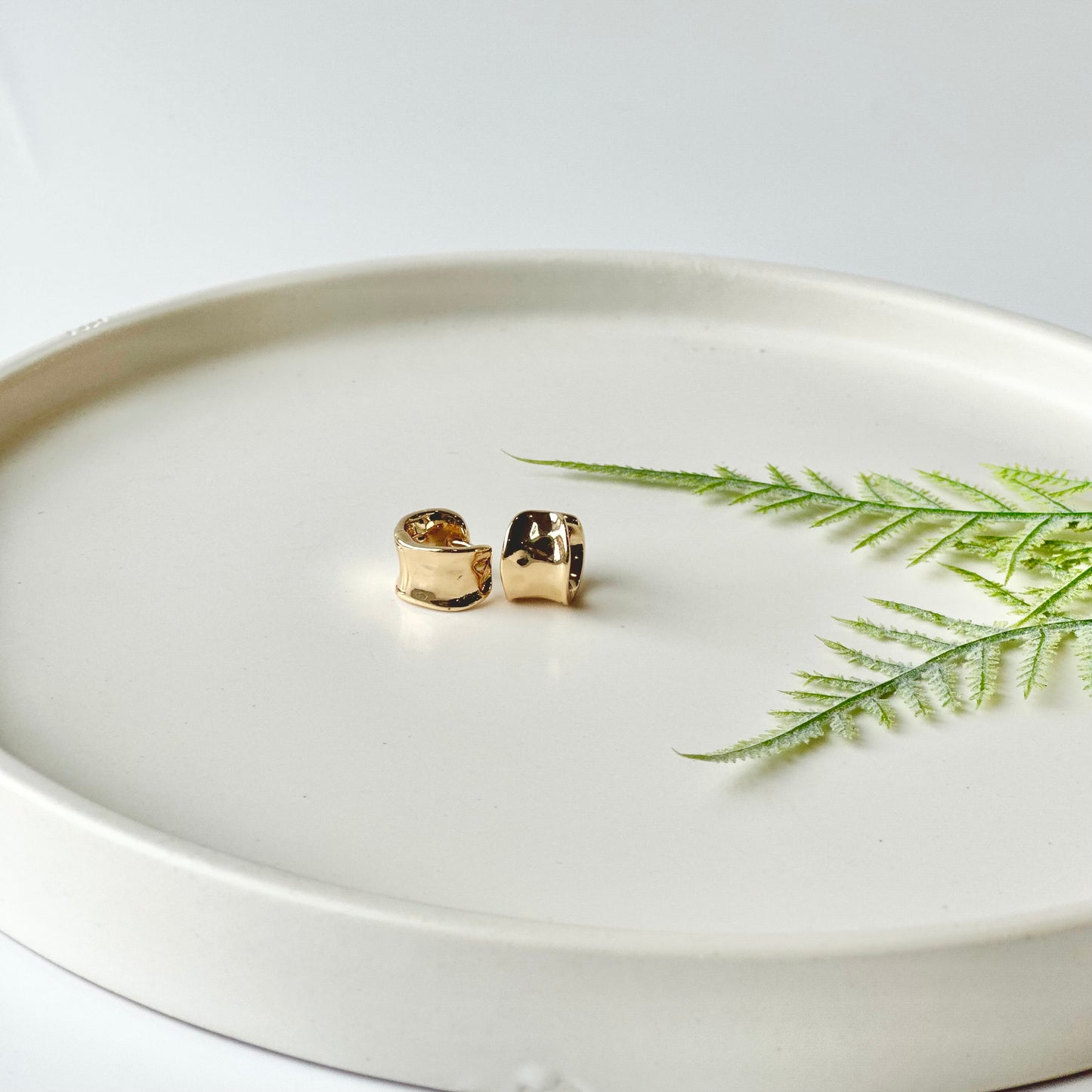 Hammered Huggies | Gold