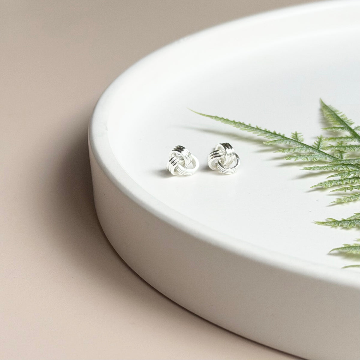 Love Knot Stud Earrings | Rhodium