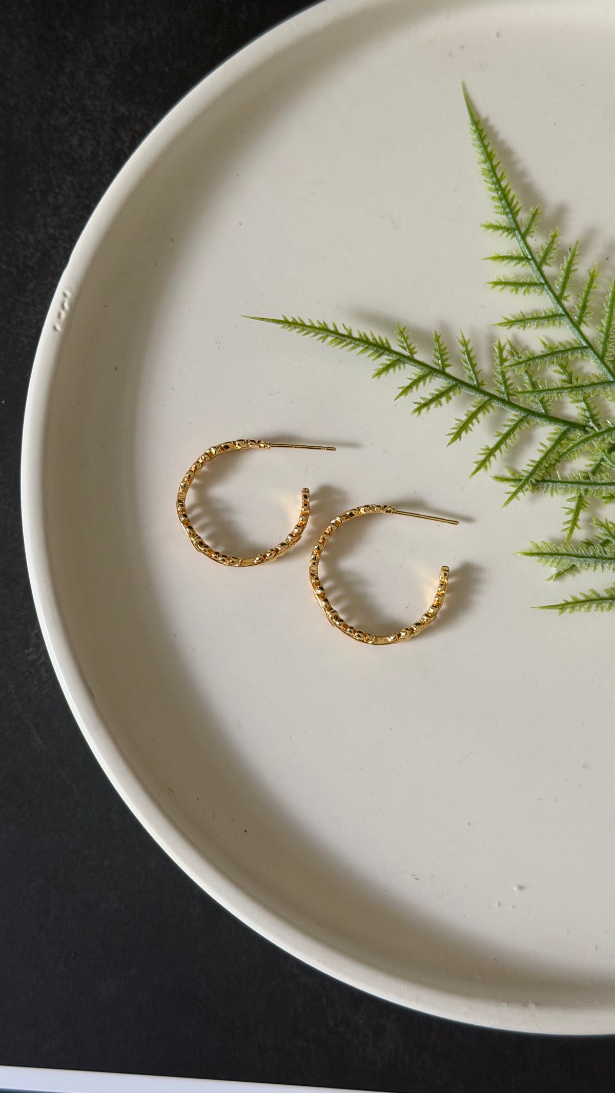 Wreath Hoop Earrings | Gold