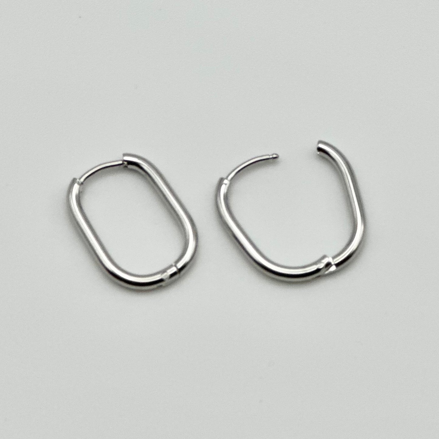 Oval Huggies | Rhodium