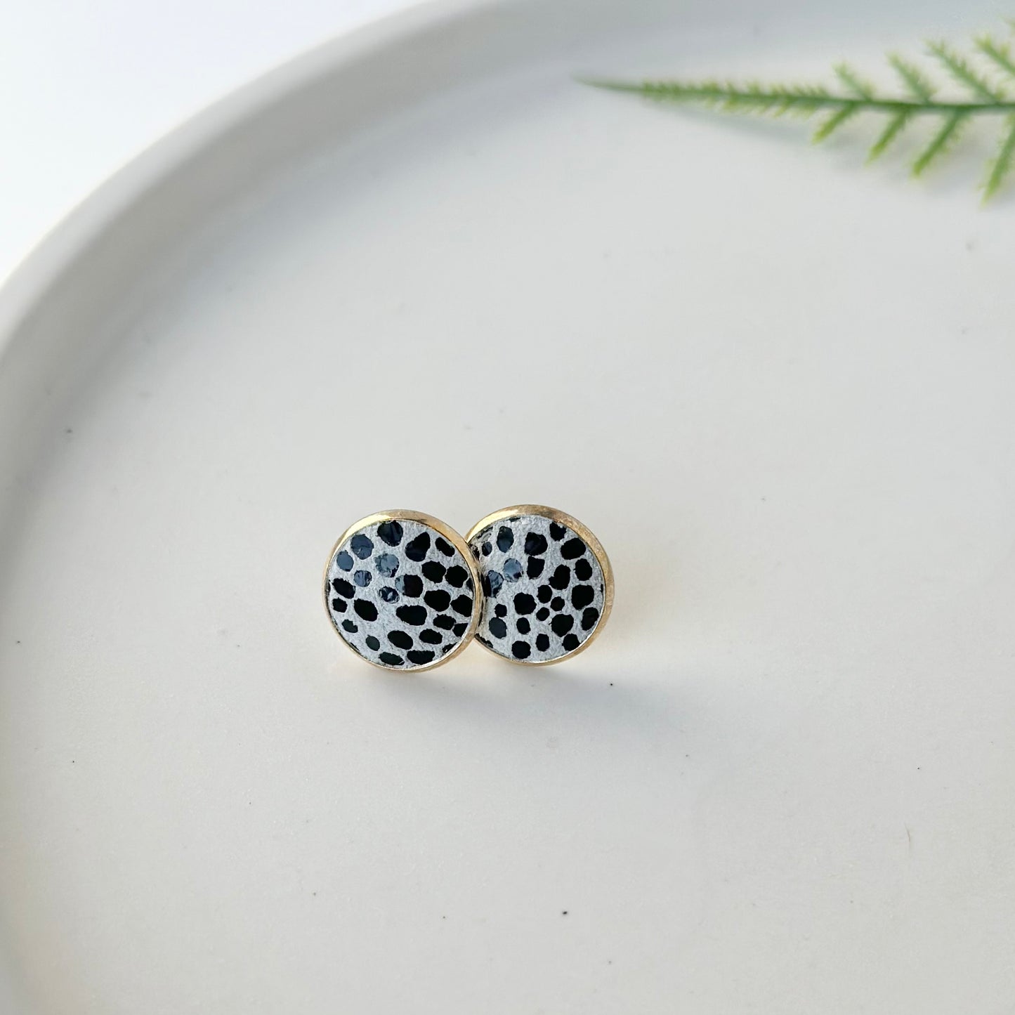 Black and White Leather Stud Collection - 12mm