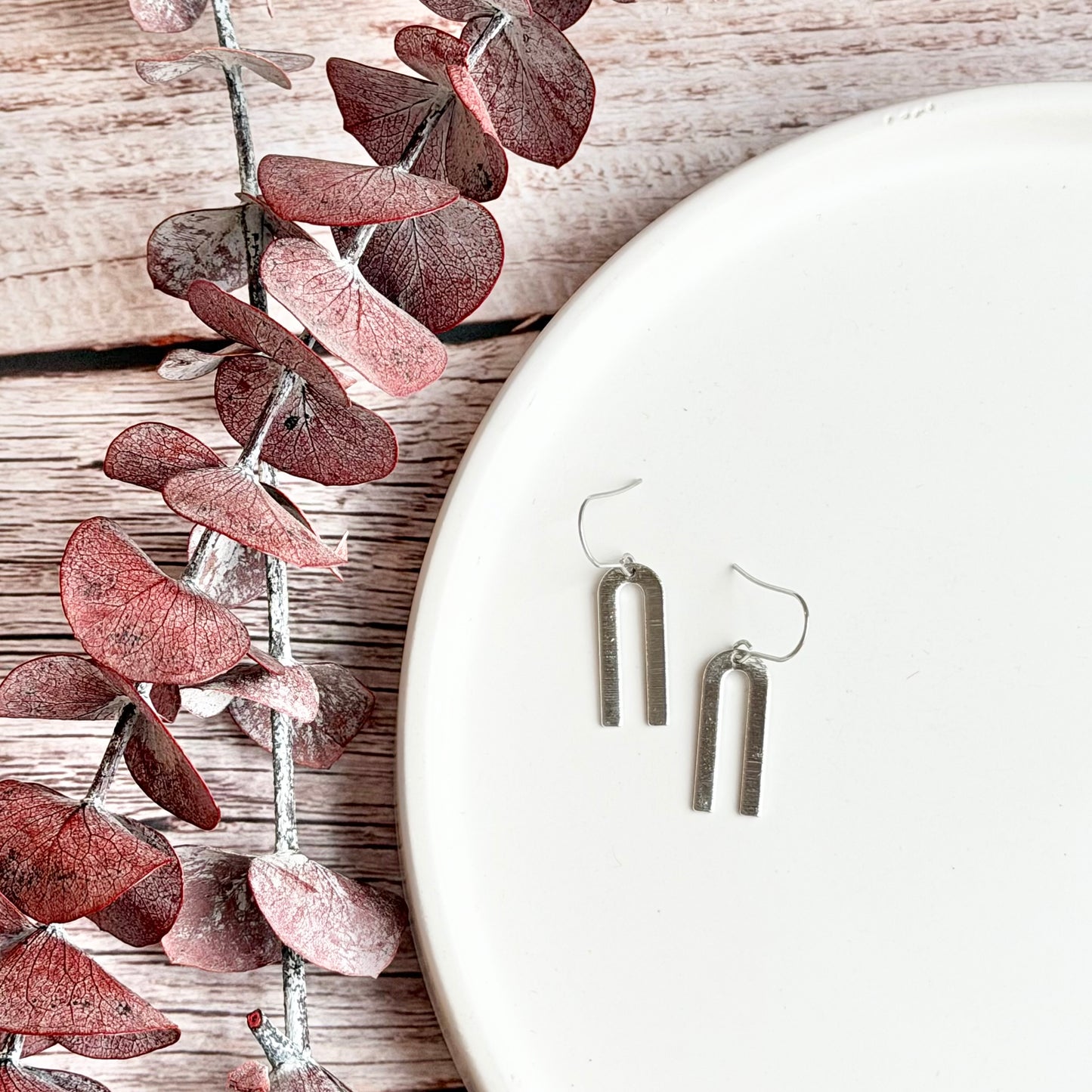 Brushed Arch Bar Earrings | Rhodium