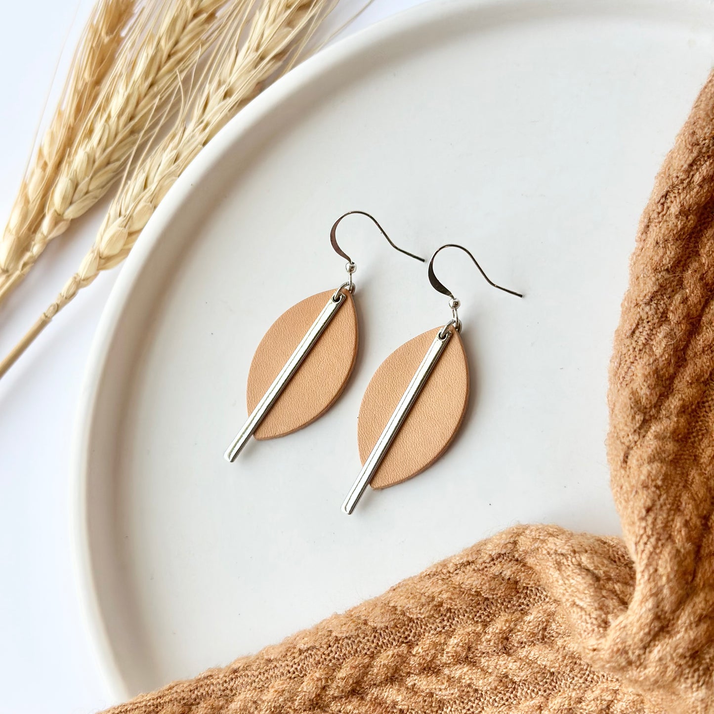 Leather Leaf + Rhodium Bar Earrings | Natural